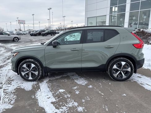 Used 2023 Volvo XC40 B5 Plus w/ Protection Package Premier image 9