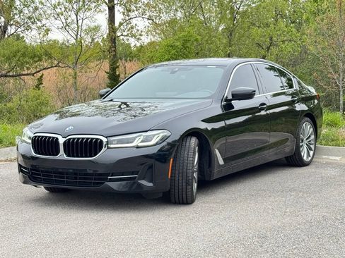 Used 2022 BMW 530i xDrive w/ Convenience Package AWD/4WD image 3