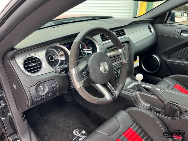 Used 2013 Ford Mustang Shelby GT500 RWD image 53