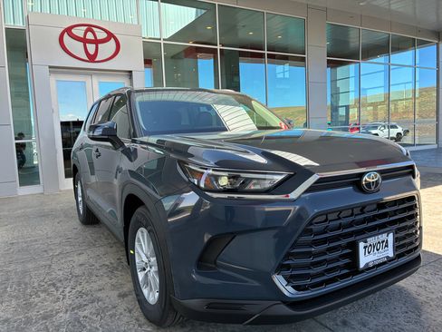 New 2026 Toyota Grand Highlander XLE image 7