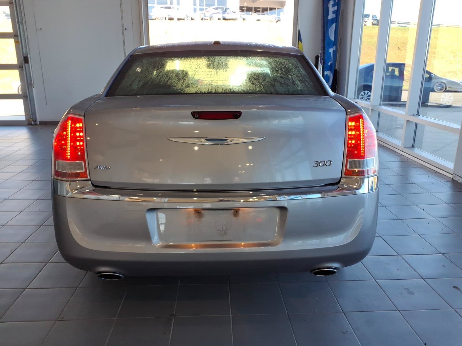Used 2014 Chrysler 300 AWD w/ Driver Convenience Group image 6