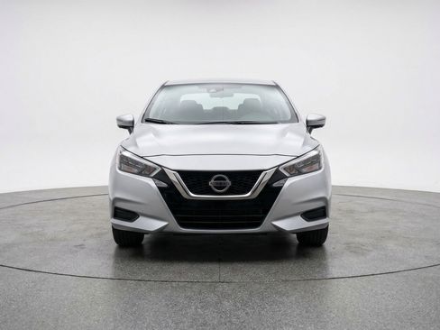 Used 2025 Nissan Versa SV FWD image 2