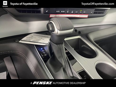 Used 2026 Toyota Sienna XLE FWD image 34
