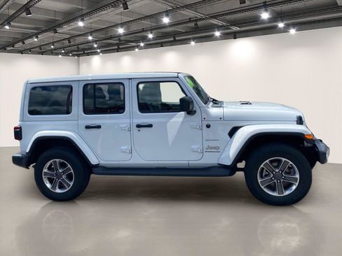 Used 2023 Jeep Wrangler Unlimited Sahara w/ LED Lighting Group AWD/4WD image 8