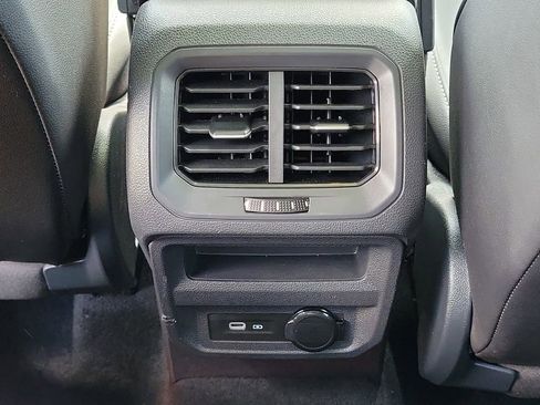 Used 2024 Volkswagen Tiguan SE R-Line FWD image 13