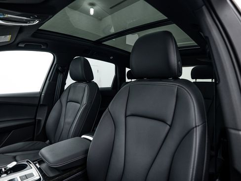 Used 2025 Audi Q7 2.0T Premium w/ Convenience Plus Package image 12