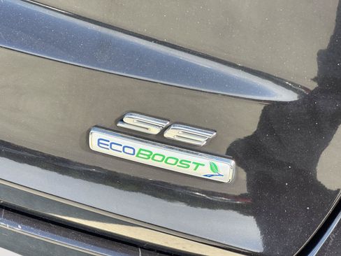 Used 2019 Ford Fusion SE w/ Equipment Group 151A FWD image 10