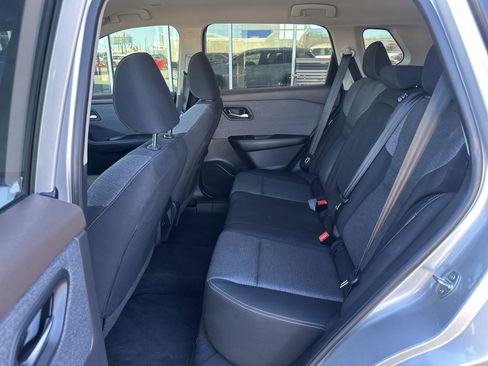 Used 2023 Nissan Rogue SV image 10