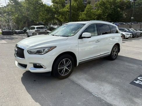 Used 2019 INFINITI QX60 Luxe w/ Essential Package AWD/4WD image 1