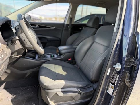 Used 2019 Kia Sorento FWD image 5