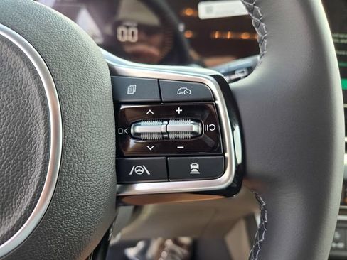 New 2026 Kia Carnival LXS FWD image 12