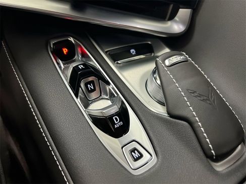 Used 2025 Chevrolet Corvette Stingray Coupe w/ Z51 Performance Package image 17