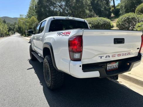 Used 2019 Toyota Tacoma TRD Off-Road w/ Technology Package image 5