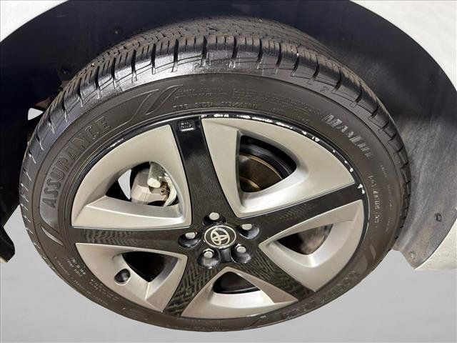 Used 2022 Toyota Prius XLE FWD image 17
