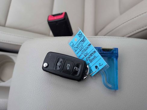 Used 2013 Volkswagen Eos Lux image 31