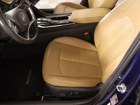 Used 2020 Hyundai Sonata Limited w/ Preferred Accessory Package FWD image 12