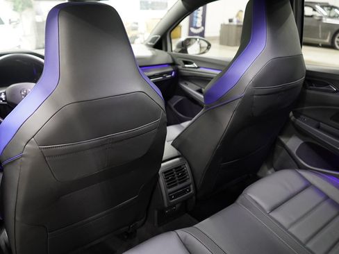 Used 2024 Volkswagen Golf R AWD/4WD image 16