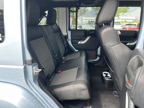 Used 2012 Jeep Wrangler Unlimited Sahara AWD/4WD image 25