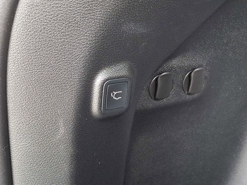 Used 2020 Jeep Cherokee High Altitude image 30