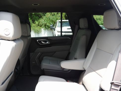 Used 2022 Chevrolet Tahoe LT w/ Luxury Package image 27