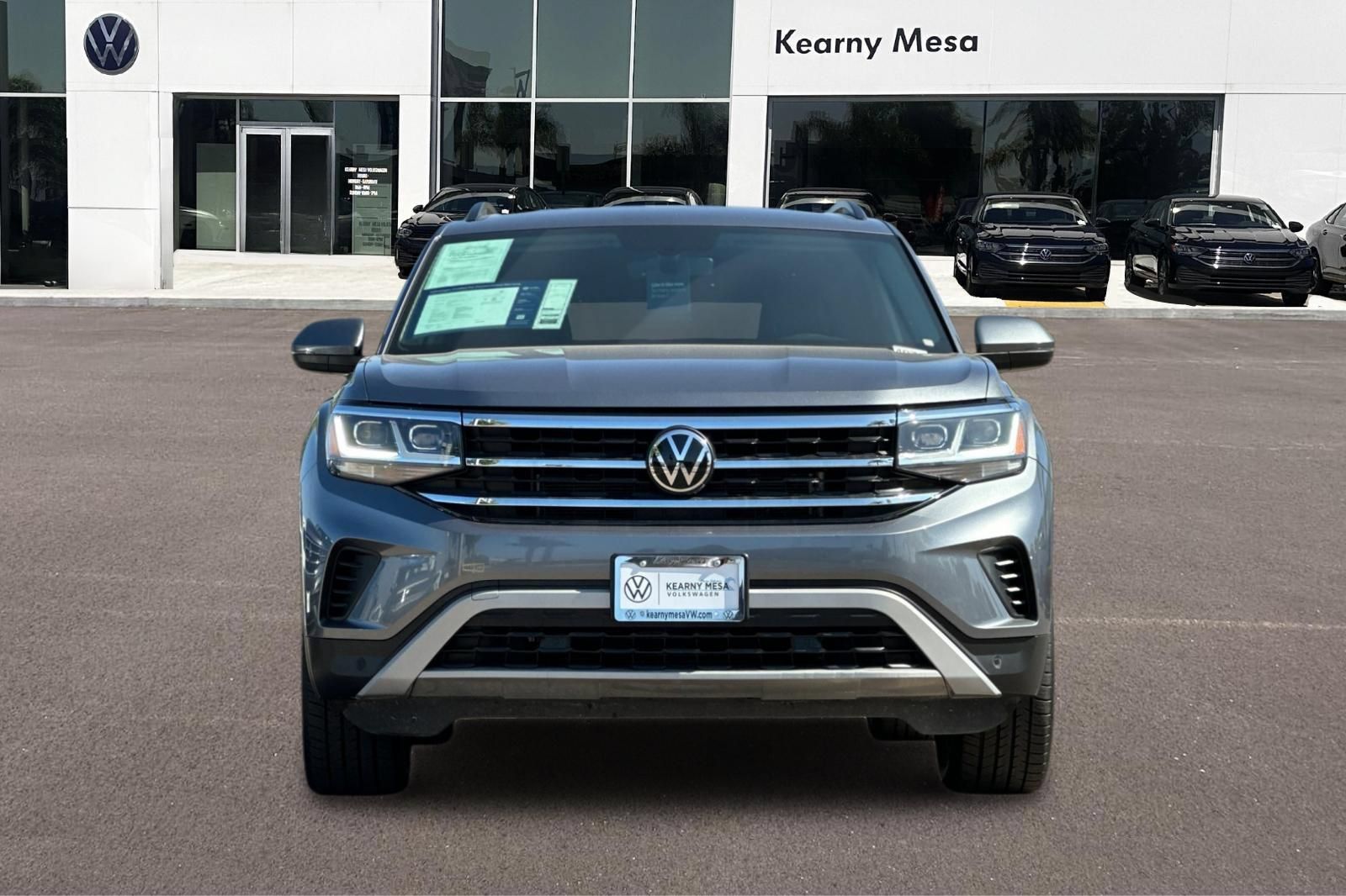 Used 2023 Volkswagen Atlas SE w/ Black Wheel Package FWD image 9