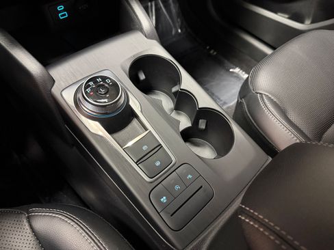 Certified 2022 Ford Escape Titanium AWD/4WD image 25