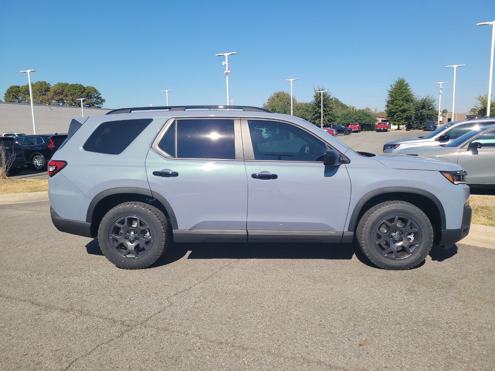New 2026 Honda Pilot TrailSport image 2