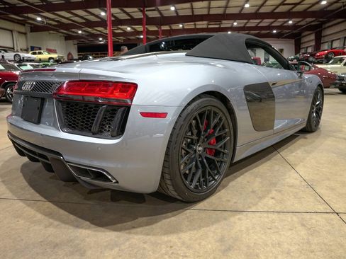 Used 2018 Audi R8 V10 w/ Carbon Exterior Package AWD/4WD image 24