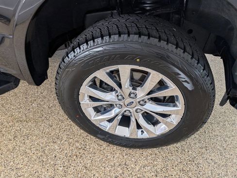 Used 2016 Ford F150 Lariat w/ Equipment Group 502A Luxury AWD/4WD image 18