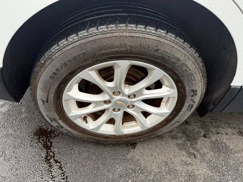 Used 2018 Chevrolet Equinox LS AWD/4WD image 16