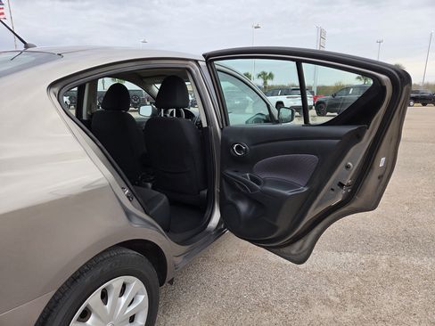 Used 2017 Nissan Versa SV image 15