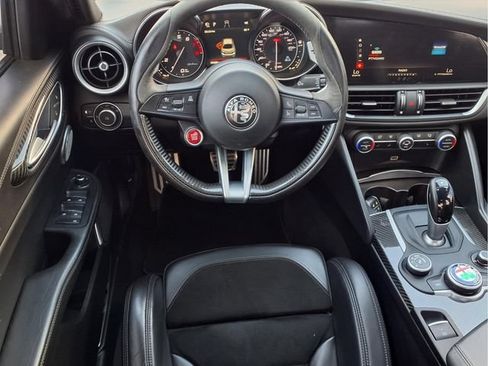 Used 2018 Alfa Romeo Giulia Quadrifoglio w/ Driver Assist Dynamic Package RWD image 4