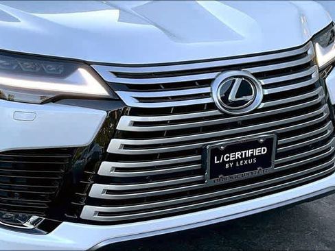 Certified 2025 Lexus LX 600 4WD w/ Accessory Package (2T) image 33