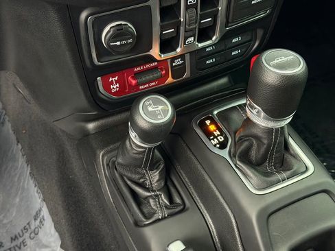 Used 2025 Jeep Gladiator Willys image 33