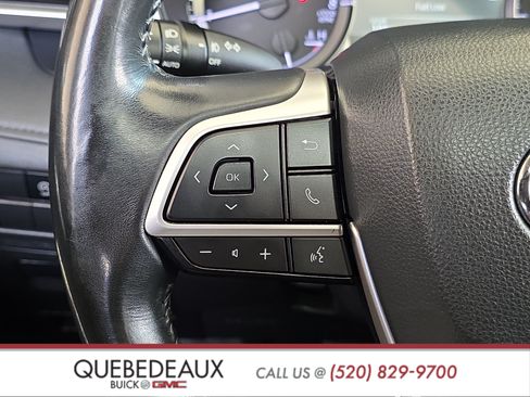 Used 2023 Toyota Highlander XLE FWD image 15