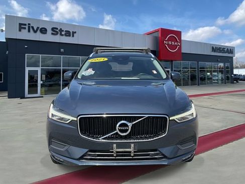 Used 2021 Volvo XC60 T5 Momentum w/ Premium Package FWD image 2