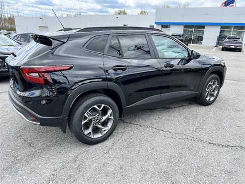 New 2026 Chevrolet Trax LT FWD image 6