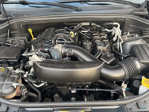 Used 2023 Dodge Durango GT image 3