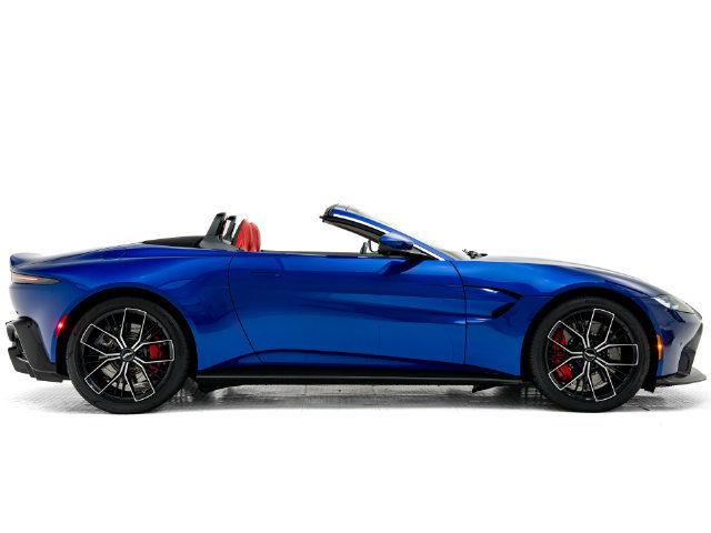 Used 2022 Aston Martin V8 Vantage Roadster RWD image 34