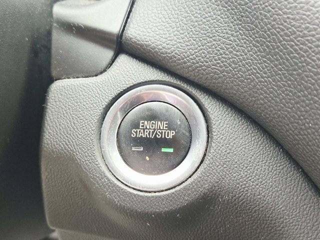 Used 2020 Chevrolet Equinox LT FWD image 16