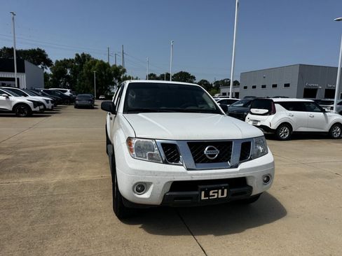 Used 2019 Nissan Frontier SV RWD image 7
