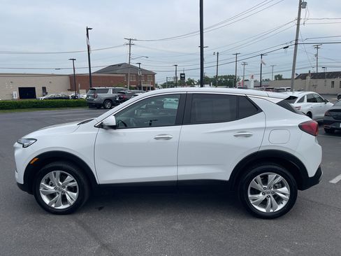 Used 2025 Buick Encore GX Preferred AWD/4WD image 11
