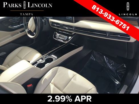 Certified 2025 Lincoln Corsair Reserve FWD image 10