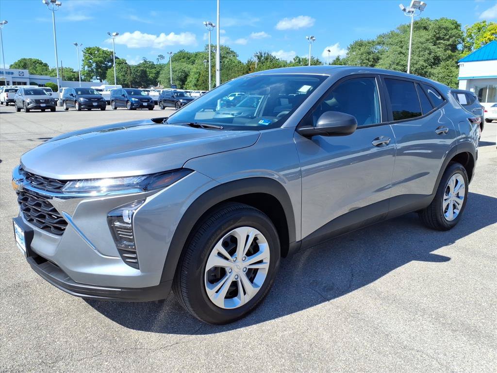 Used 2026 Chevrolet Trax LS w/ Driver Confidence Package FWD image 7