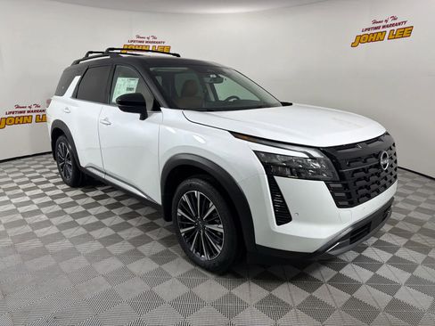 New 2026 Nissan Pathfinder Platinum w/ Cargo Package image 8