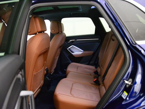 Certified 2025 Audi Q3 2.0T Premium w/ Convenience Package image 11