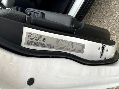 New 2025 Jeep Grand Cherokee Altitude image 13