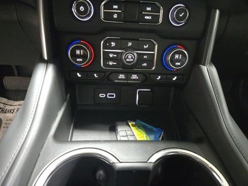 Used 2022 Chevrolet Tahoe Z71 w/ Z71 Off-Road Package image 32