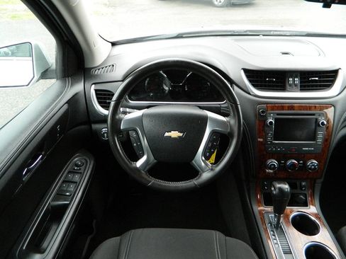 Used 2013 Chevrolet Traverse LT AWD/4WD image 16