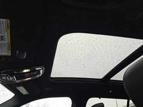 Used 2023 Jeep Grand Cherokee Overland w/ Advanced Protech Group III image 8